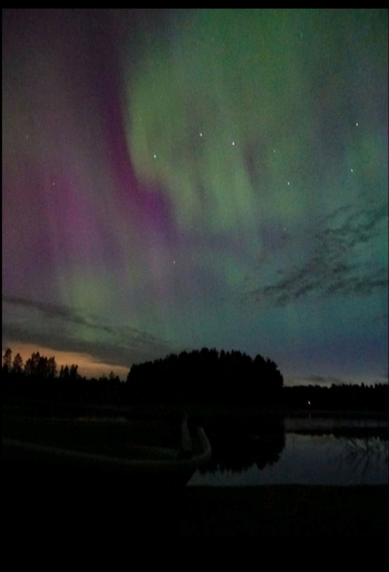 Revontulishow mökillä